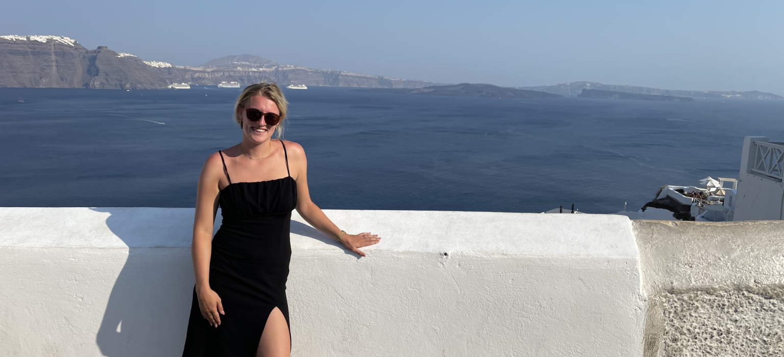 Kirsten op vakantie in Griekenland.